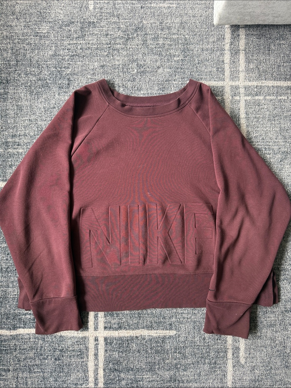 2x Nike burgandy sweatshirt